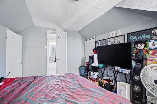 1027 Winfield Avenue, Cincinnati, OH 45205