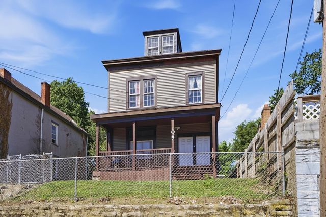1027 Winfield Avenue, Cincinnati, OH 45205