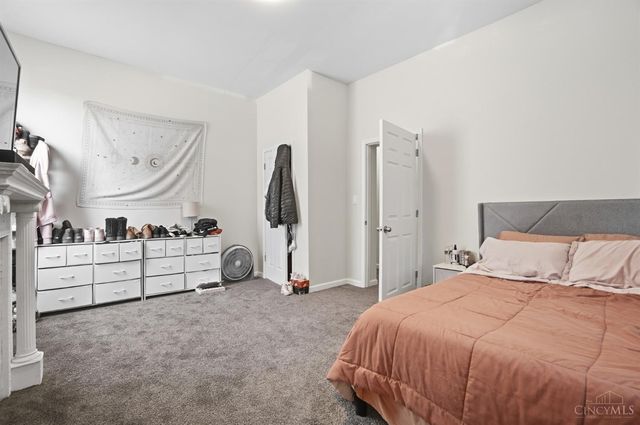 1027 Winfield Avenue, Cincinnati, OH 45205