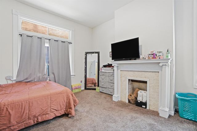 1027 Winfield Avenue, Cincinnati, OH 45205