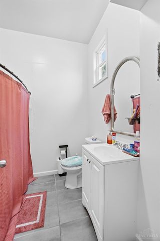 1027 Winfield Avenue, Cincinnati, OH 45205