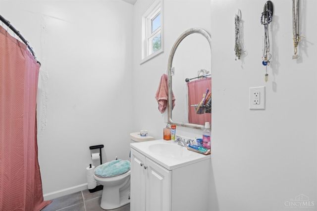 1027 Winfield Avenue, Cincinnati, OH 45205