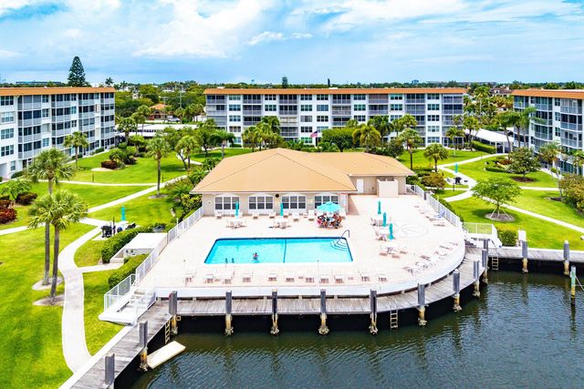 921 Gardenia Drive 370, Delray Beach, FL 33483