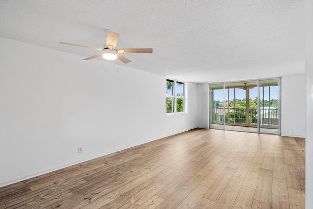 921 Gardenia Drive 370, Delray Beach, FL 33483