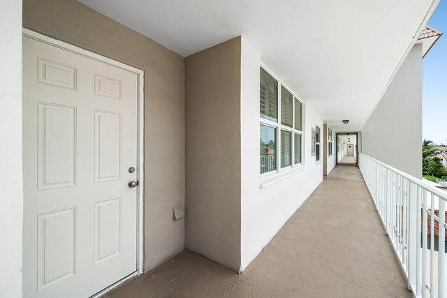 921 Gardenia Drive 370, Delray Beach, FL 33483