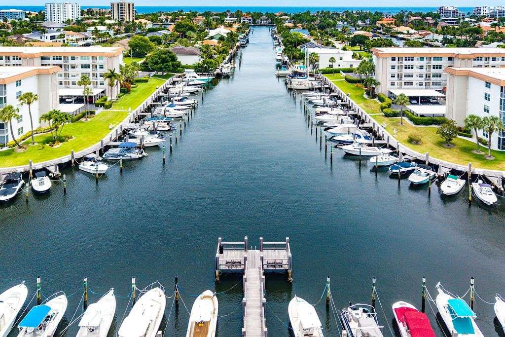 921 Gardenia Drive 370, Delray Beach, FL 33483