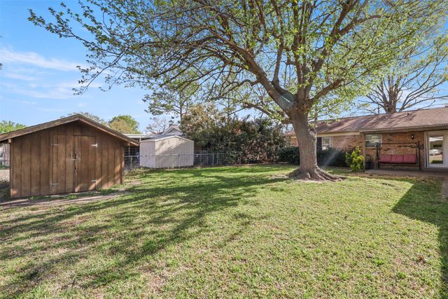 409 Colonial Drive, Garland, TX 75043