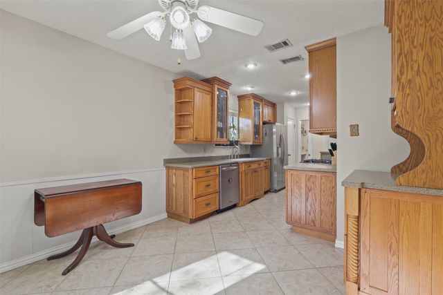 409 Colonial Drive, Garland, TX 75043