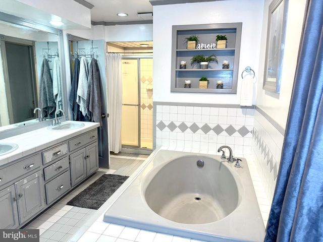 729 HAWS AVE, Norristown, PA 19401