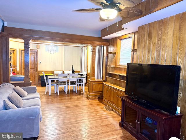 729 HAWS AVE, Norristown, PA 19401