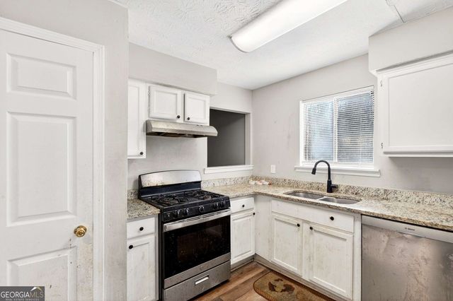 9218 River Chase Way, Jonesboro, GA 30238