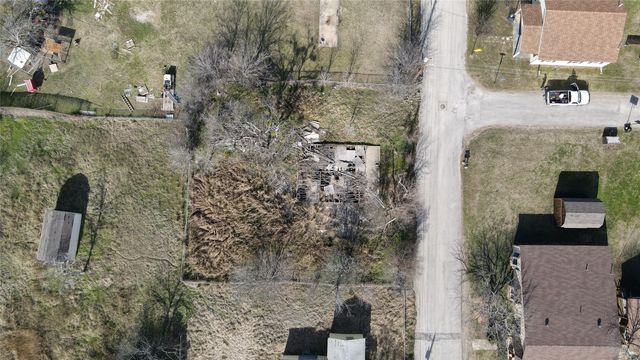 209 Stone Street, Granbury, TX 76048