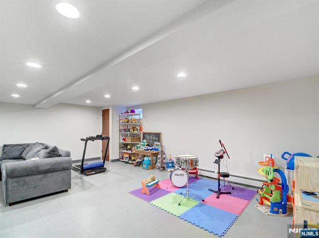 15 Lessing Road, West Orange, NJ 07052