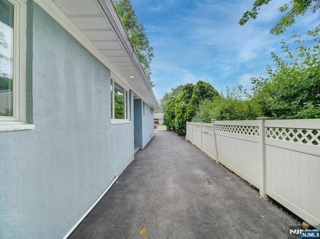 15 Lessing Road, West Orange, NJ 07052