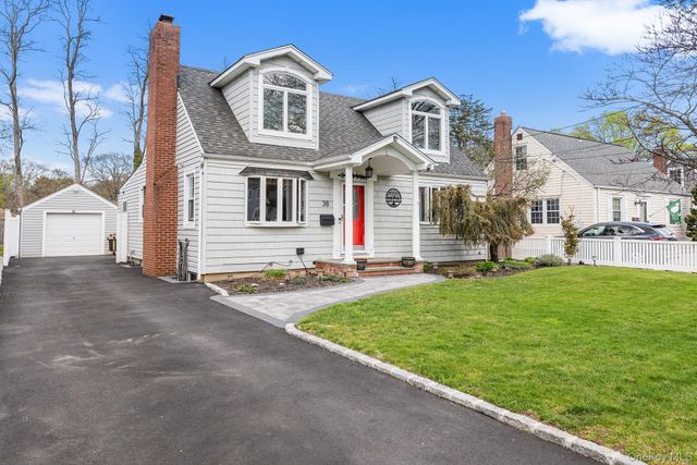 38 Bedell Place, Amityville, NY 11701