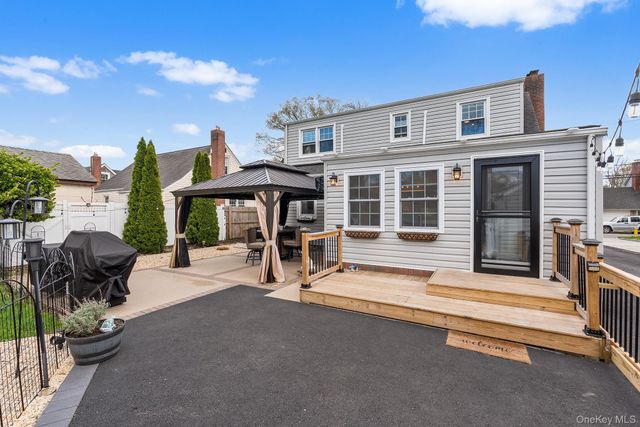 38 Bedell Place, Amityville, NY 11701