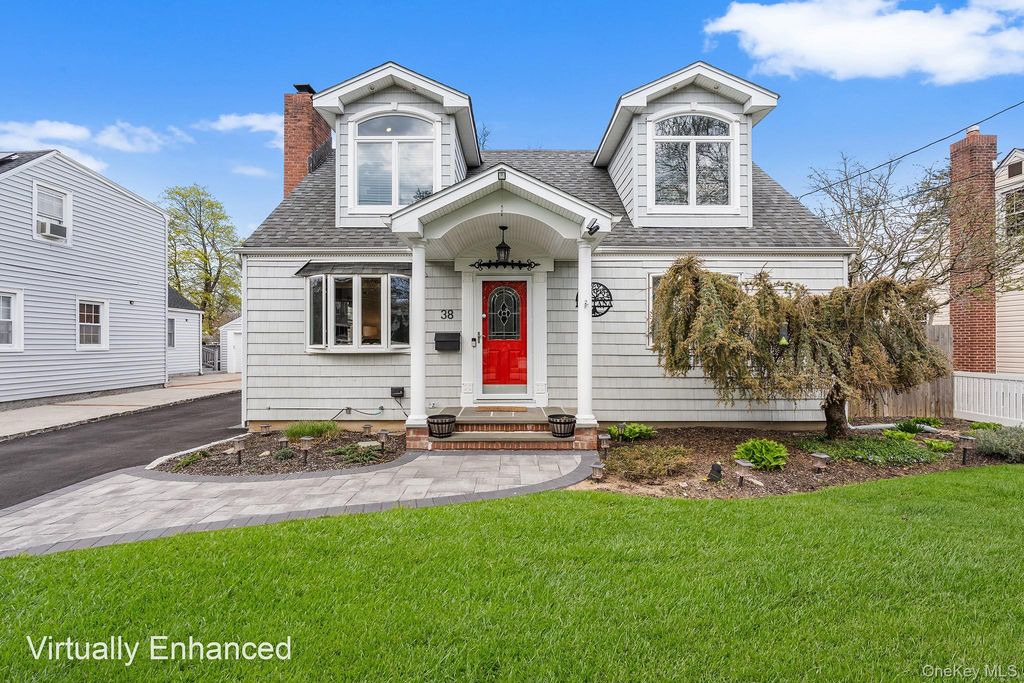 38 Bedell Place, Amityville, NY 11701