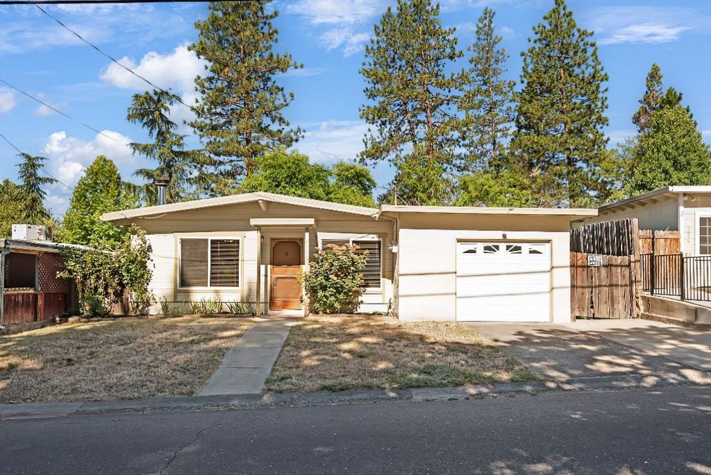 2858 Hocking St, Placerville, CA 95667