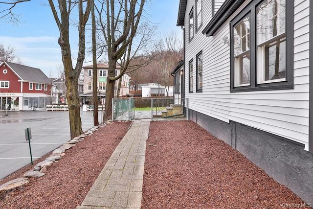 37 Mill Street, Sloatsburg, NY 10974