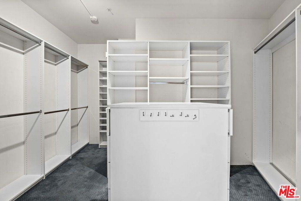 Image 13 of property listing at 10580 Wilshire Boulevard 6NW, Los Angeles, CA 90024