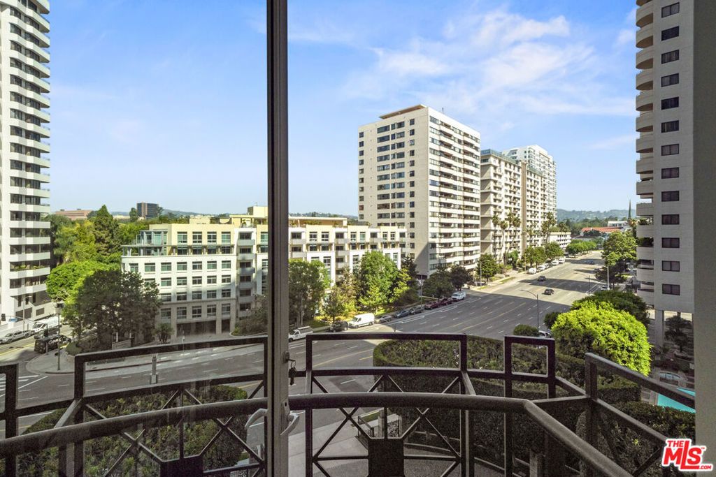 Image 17 of property listing at 10580 Wilshire Boulevard 6NW, Los Angeles, CA 90024