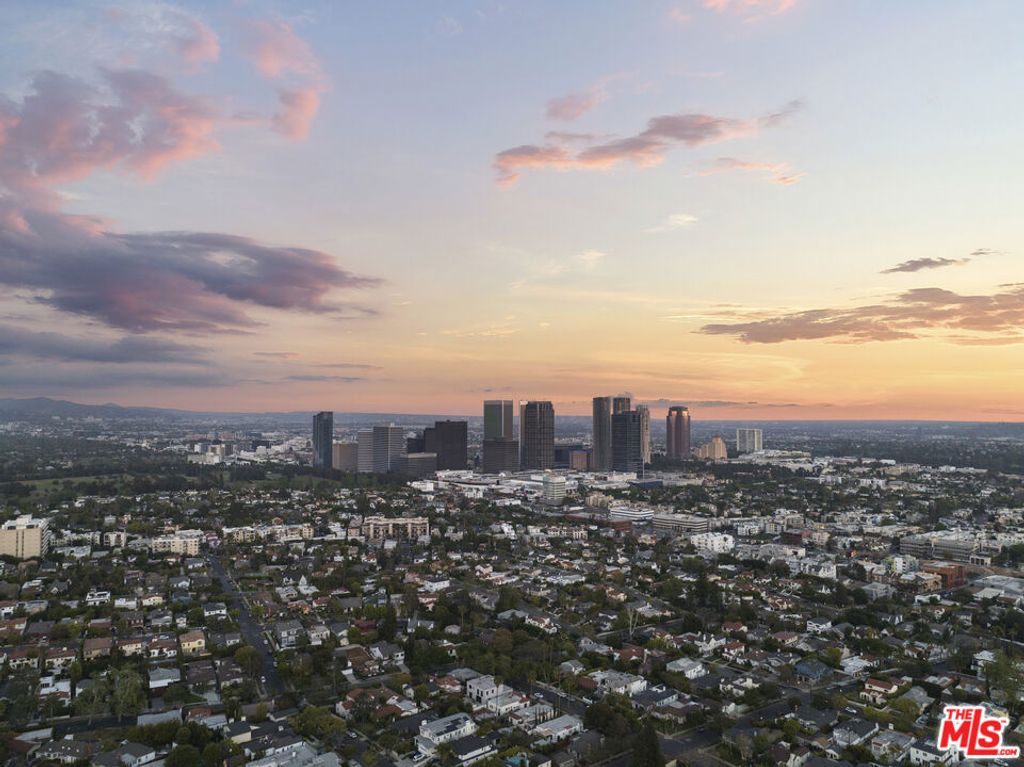 Image 23 of property listing at 10580 Wilshire Boulevard 6NW, Los Angeles, CA 90024