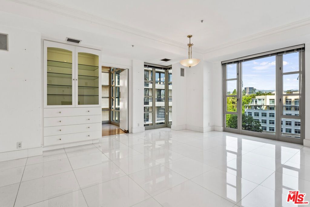 Image 6 of property listing at 10580 Wilshire Boulevard 6NW, Los Angeles, CA 90024