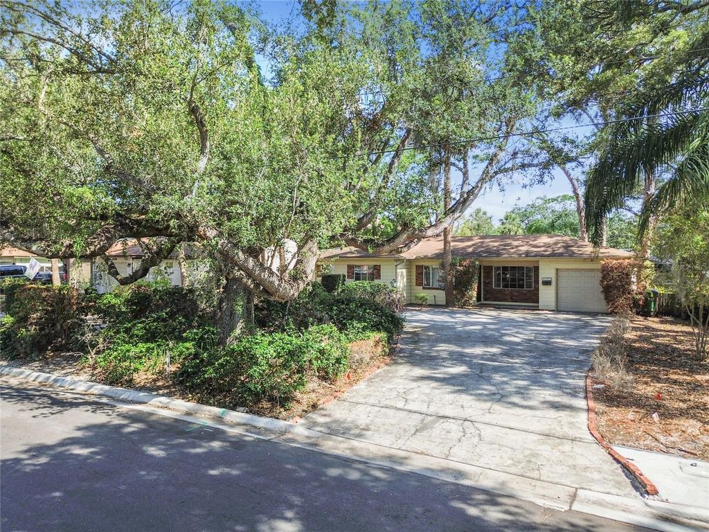 4711 W VASCONIA STREET, Tampa, FL 33629