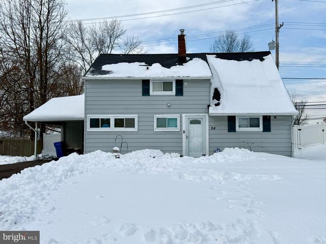 24 ROUNDWOOD LN, Levittown, PA 19055