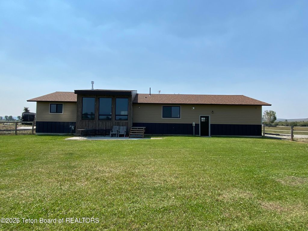 32 SPORTSMANS LOOP, Pinedale, WY 82941 photo 2