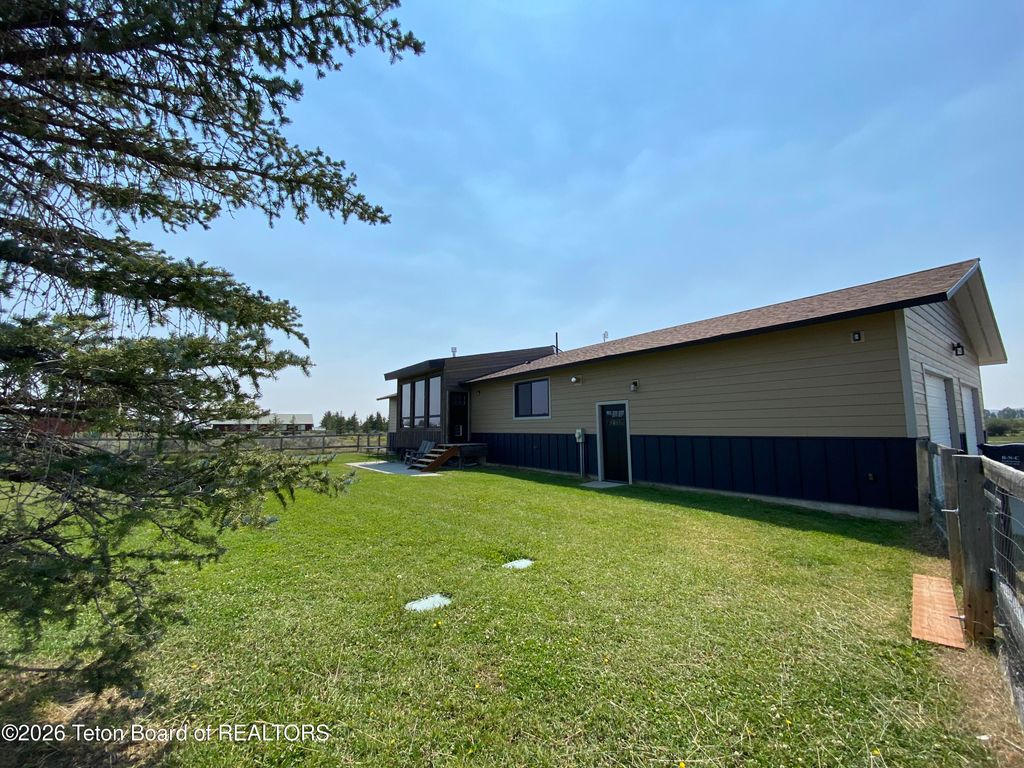 32 SPORTSMANS LOOP, Pinedale, WY 82941 photo 3