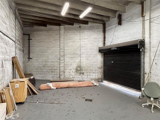 1101 NW 72nd St, Miami, FL 33150