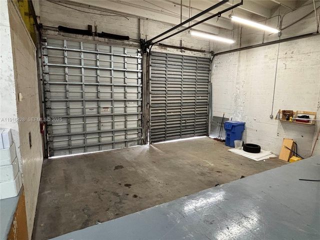 1101 NW 72nd St, Miami, FL 33150