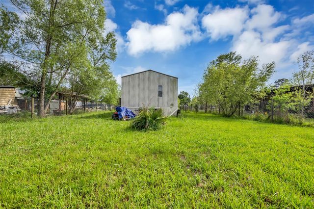 335 County Road 340, Cleveland, TX 77327