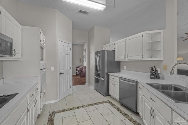 3913 India Cv, Gulf Breeze, FL 32563