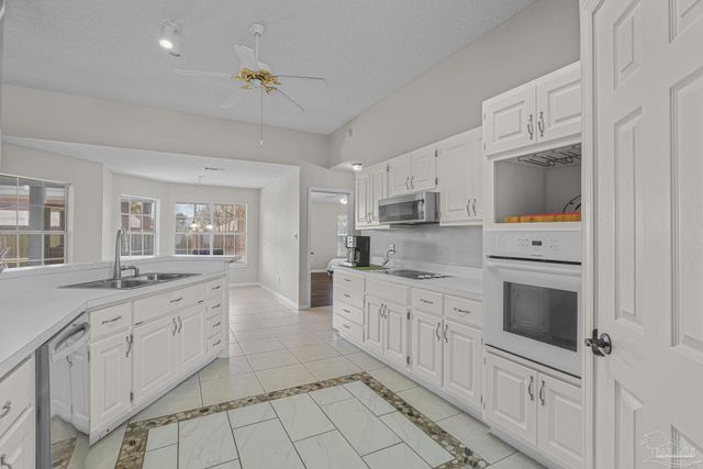 3913 India Cv, Gulf Breeze, FL 32563