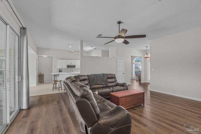 3913 India Cv, Gulf Breeze, FL 32563