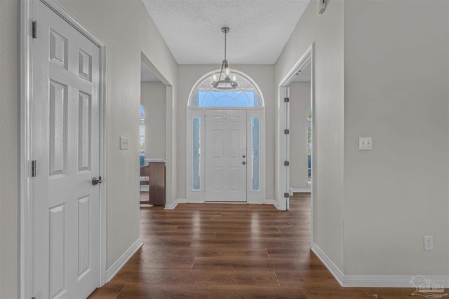 3913 India Cv, Gulf Breeze, FL 32563