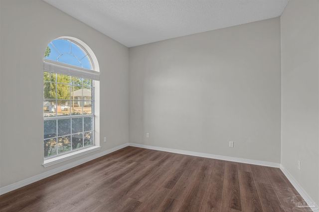 3913 India Cv, Gulf Breeze, FL 32563