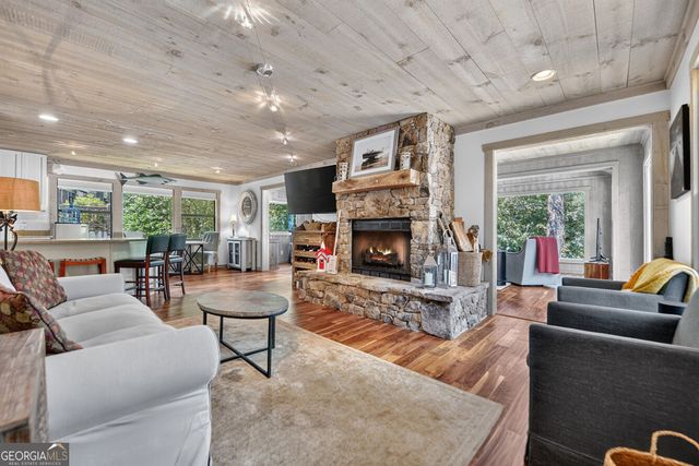 209 Marina Drive, Blue Ridge, GA 30513