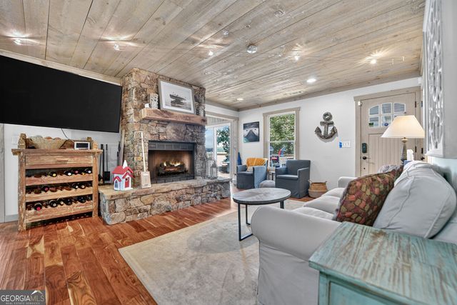 209 Marina Drive, Blue Ridge, GA 30513