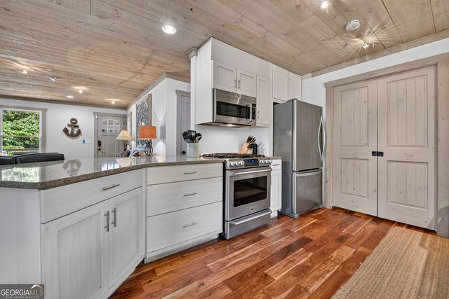 209 Marina Drive, Blue Ridge, GA 30513