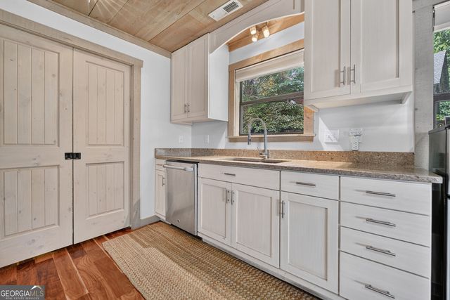 209 Marina Drive, Blue Ridge, GA 30513