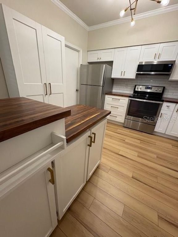 Image 13 of property listing at 159 HUNTER COURT N/A, Palm Harbor, FL 34684