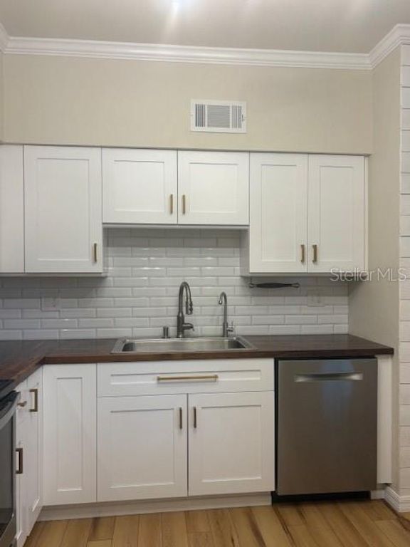 Image 14 of property listing at 159 HUNTER COURT N/A, Palm Harbor, FL 34684