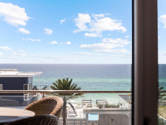 2743 E County Highway 30A 302, Santa Rosa Beach, FL 32459