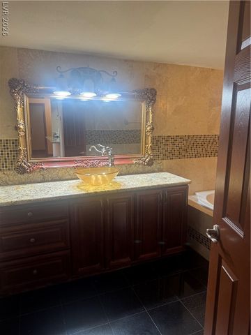 8101 West Flamingo Road 2077, Las Vegas, NV 89147
