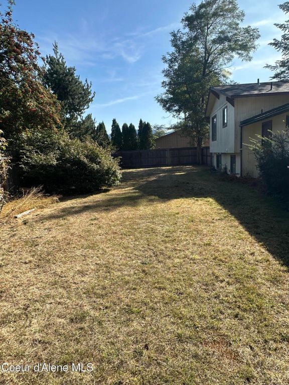 3820 N Honeysuckle DR, Coeur d'Alene, ID 83815 photo 4