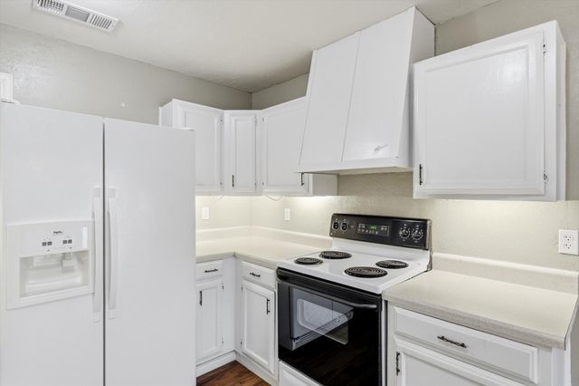 2704 Friarford Road, Fort Worth, TX 76112