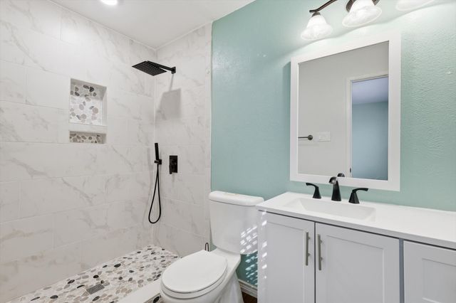 2704 Friarford Road, Fort Worth, TX 76112